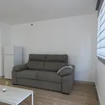 Gino House Коральео