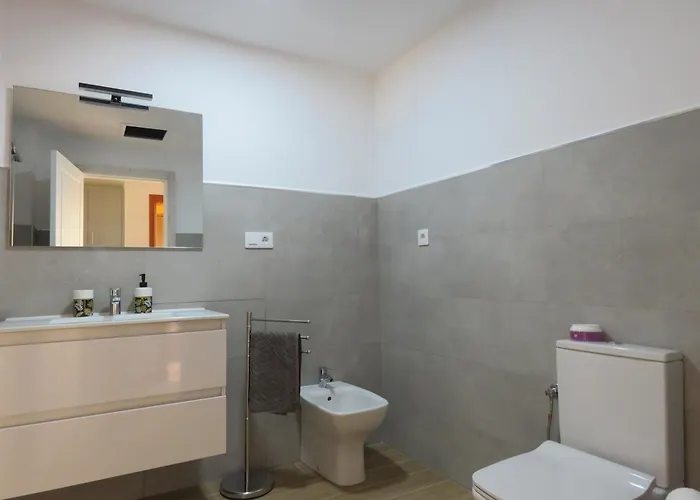 Gino House דירה *